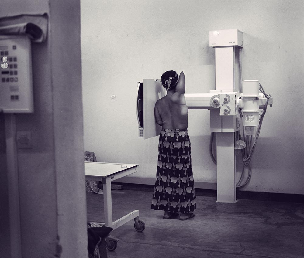 How a Mother With Amputated Arms Became an Angel in Her Daughter’s Eyes