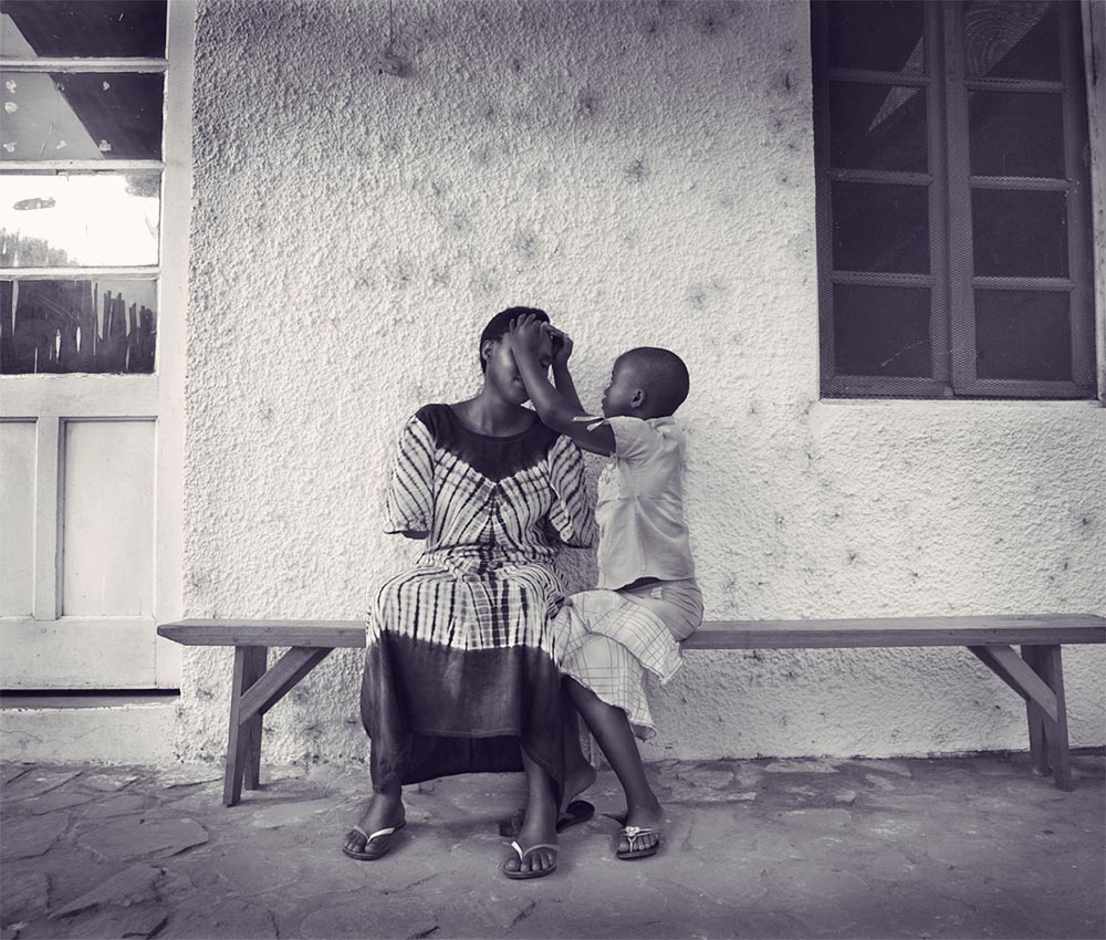 How a Mother With Amputated Arms Became an Angel in Her Daughter’s Eyes