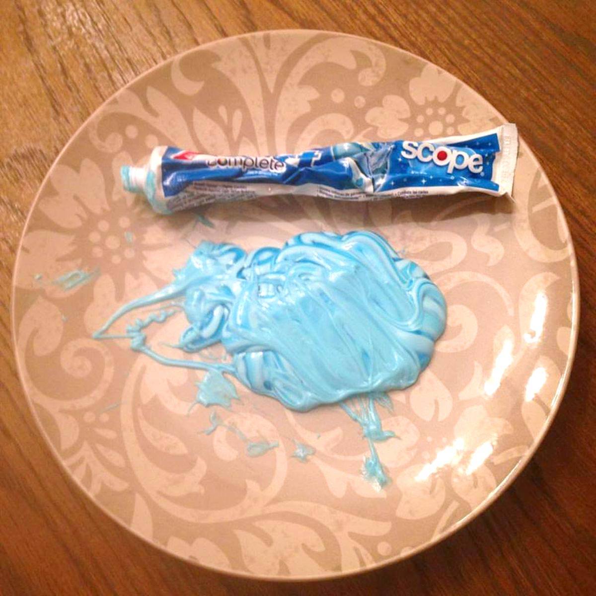 Mom Makes Daughter Squirt Toothpaste on a Plate for a Powerful Life Lesson